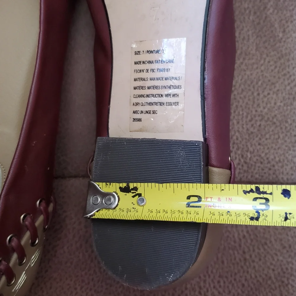 Avon Mark 80s style color blocked women's flats burgundy, taupe size 7